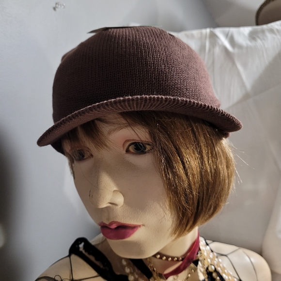 Hat - Picture 1 of 3